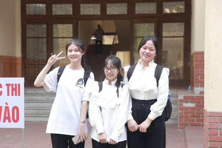 Điểm sàn ngành Sư phạm từ 17 điểm trở lên. Ảnh: Tào Nga