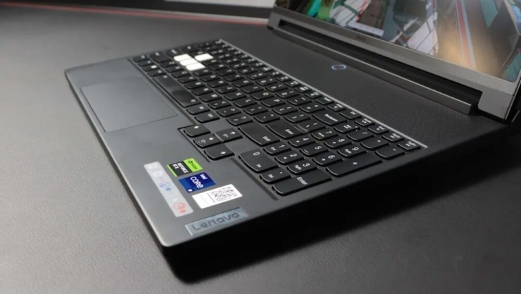 Lenovo đã phải sử dụng ổ SSD Trung Quốc trong bối cảnh thiếu hụt linh kiện