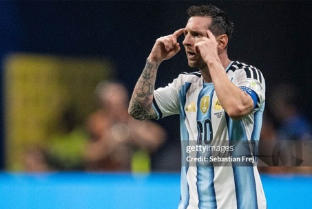 Argentina toàn thắng World Cup vẫn lo: Trầy trật dù chưa gặp ông lớn, Messi gánh quá nhiều