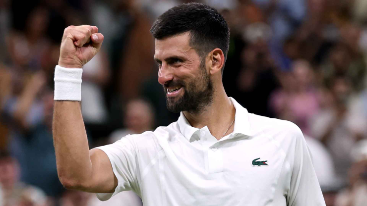 Djokovic gần như "hết pin" sau trận tứ kết nhưng vẫn hồi hộp chờ trận đấu với Sinner 