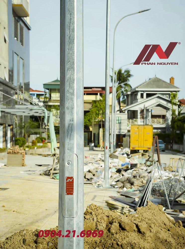 Cột đèn cao áp liền cần đơn thiết kế thân bát giác