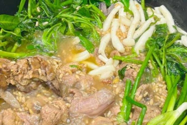 Loại thịt mềm ngọt giàu sắt hơn thịt gà, rẻ hơn thịt bò, đem nấu lẩu với rượu nếp thành món ngon hấp dẫn