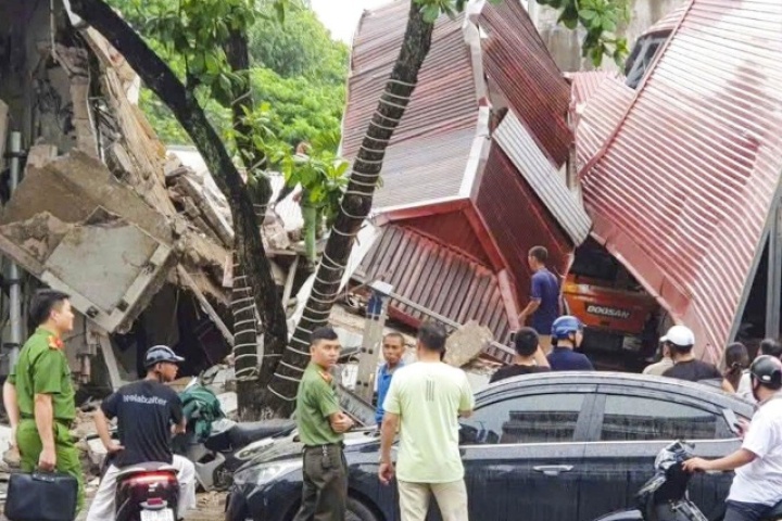 Vụ 2 căn nhà đổ sập ở Bắc Ninh: Chính quyền yêu cầu dừng thi công