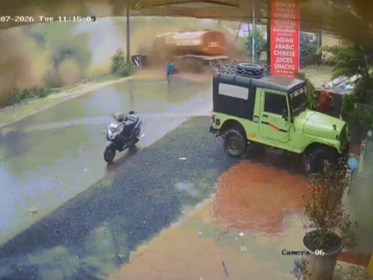 Video cặp vợ chồng thoát chết thần kỳ trong vụ sạt lở đất kinh hoàng ở Ấn Độ