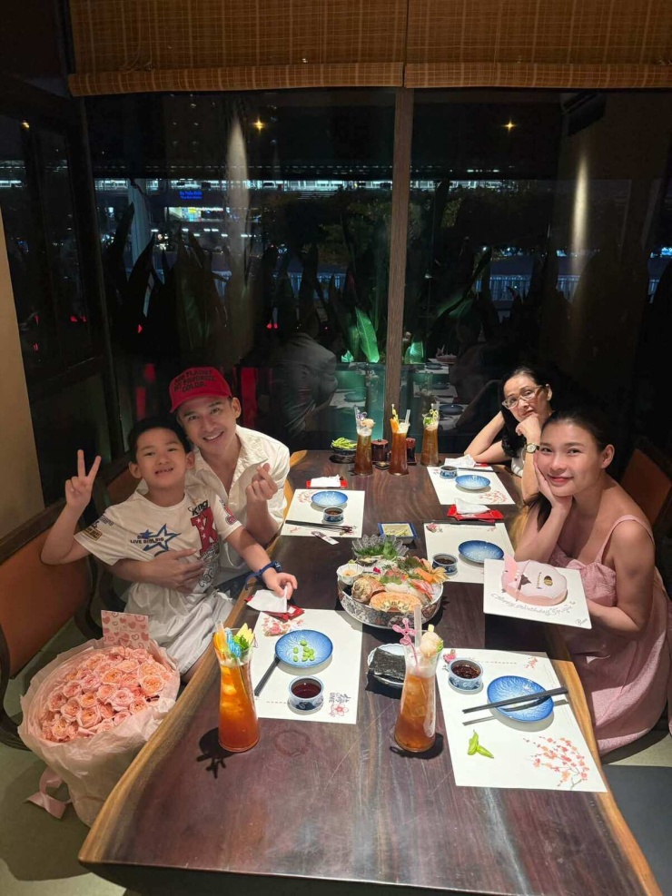 Ảnh sao 9/7: Vợ cũ Đan Trường được khen ngày càng sexy - 5