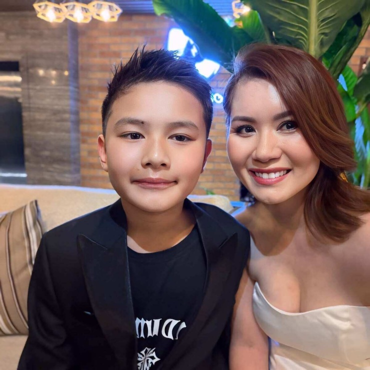Ảnh sao 9/7: Vợ cũ Đan Trường được khen ngày càng sexy - 1