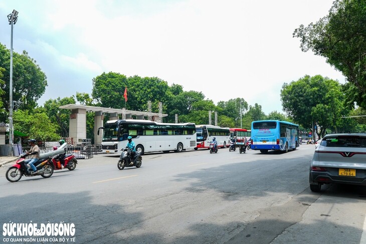 Cận cảnh khu vực sắp xây quảng trường cạnh Công viên Thống Nhất - 2
