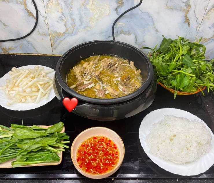Loại thịt mềm ngọt giàu sắt hơn thịt gà, rẻ hơn thịt bò, đem nấu lẩu với rượu nếp thành món ngon hấp dẫn - 3