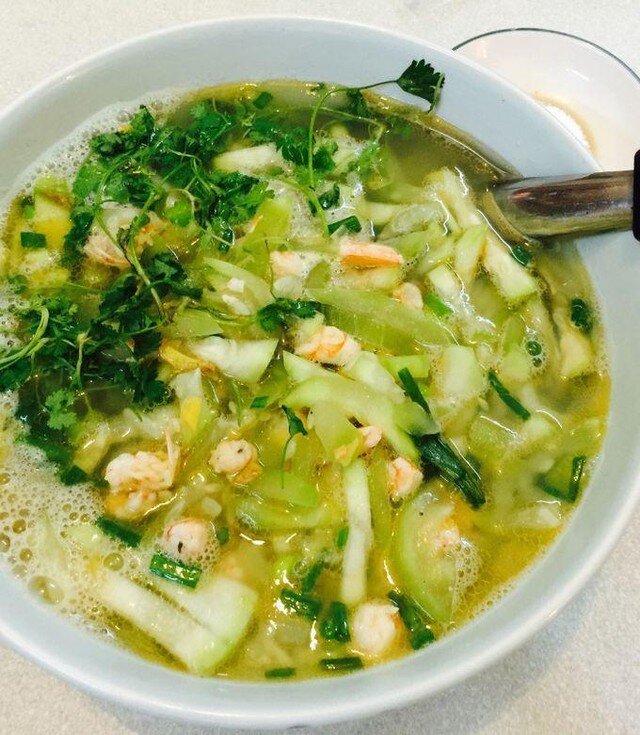 Tôm nấu bầu thanh mát ngày hè.