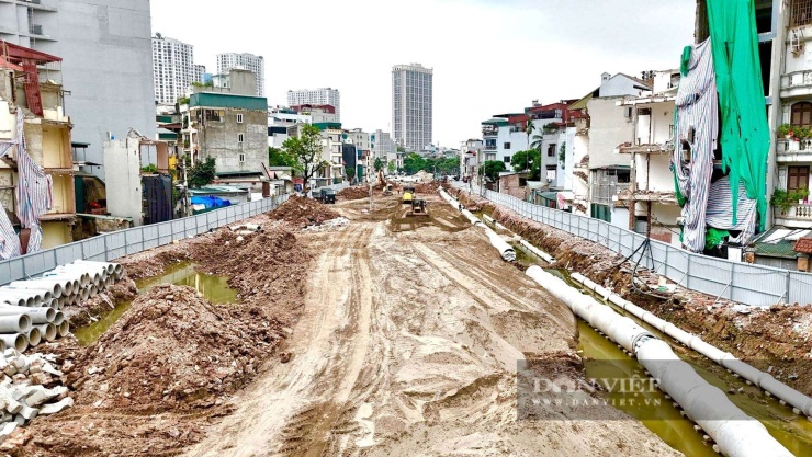Tại phường Thanh Xuân, mặt bằng đoạn từ đường Nguyễn Trãi đến Hoàng Đạo Thúy đang dần lộ diện sau khi hàng loạt công trình được tháo dỡ. 