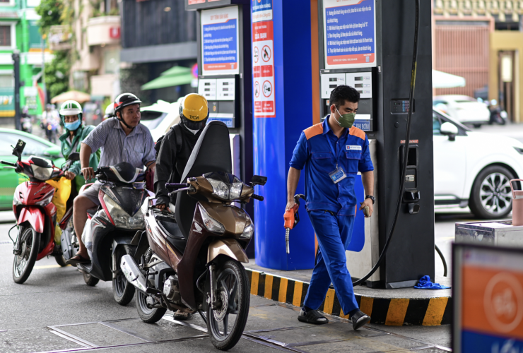  Giá xăng tại kỳ điều hành hôm nay đảo chiều  giảm. Ảnh: Nguyễn Huế  