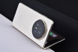 Điện thoại gập rộng đầu tiên của Honor sẽ có pin 7.000 mAh, camera 200MP