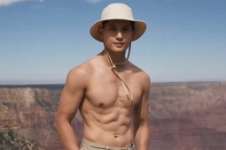 Lâm Bảo Châu khoe body 6 múi khi du ngoạn Grand Canyon
