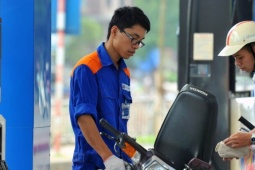 Giá xăng đồng loạt giảm, E10 về sát 20.000 đồng/lít