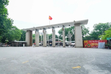 Cận cảnh khu vực sắp xây quảng trường cạnh Công viên Thống Nhất