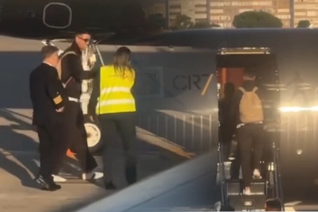 Ronaldo đăng thông điệp ẩn ý sau khi rời World Cup, đi chuyên cơ 81 triệu USD về nhà