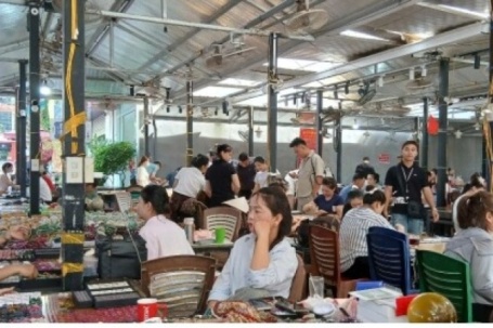 Phiên chợ đá quý độc nhất vô nhị ở Việt Nam