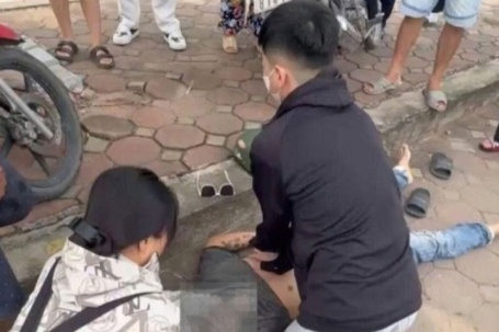 Nam sinh viên y khoa kiên trì ép tim 30 phút cứu người bất tỉnh trên đường
