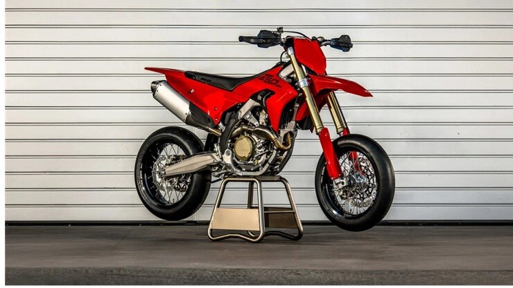 "Cào cào chúa" Ducati lột xác thành supermoto đua đầu tiên trong lịch sử hãng - 1