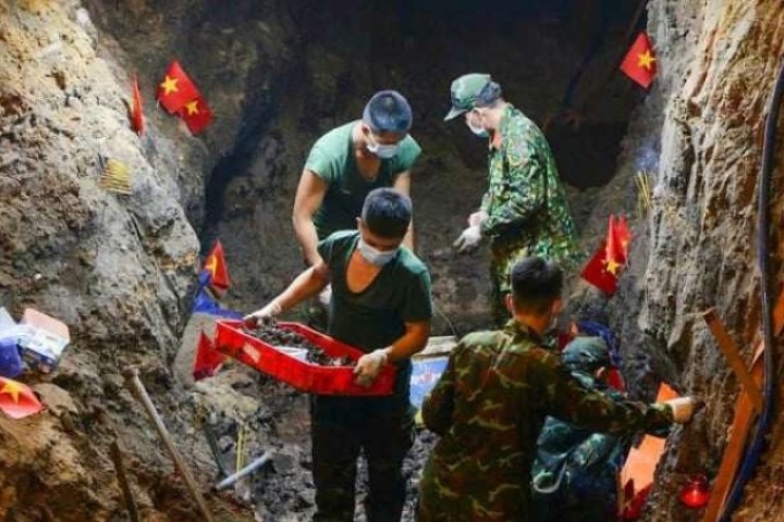 Phát hiện thêm nhiều hài cốt liệt sĩ nằm chồng lên nhau ở công viên Lê Thị Riêng