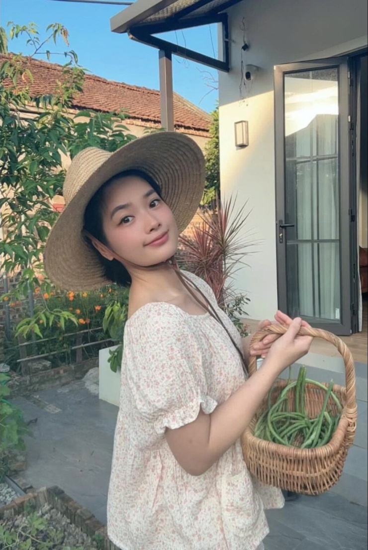 Khó mua nhà ở Hà Nội, 9X về quê cải tạo đất hoang 30 năm thành nhà vườn - 1