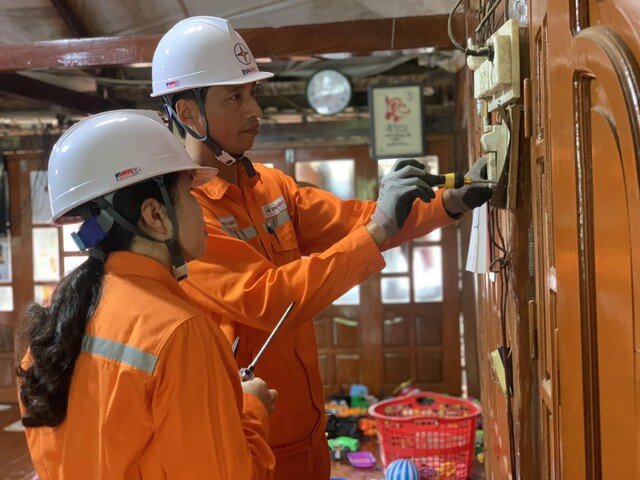 Theo dõi điện năng tiêu thụ hằng ngày không đơn thuần là xem hôm nay dùng bao nhiêu số điện, mà quan trọng hơn là giúp hình thành tư duy sử dụng điện có kế hoạch.