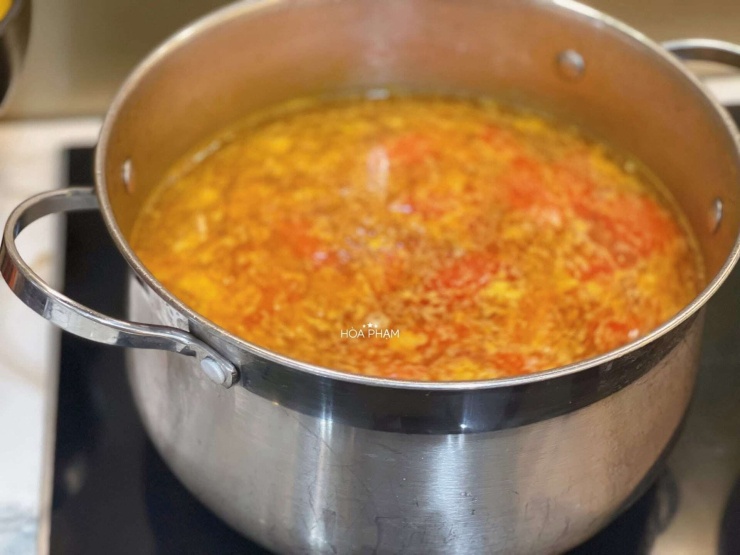 Loại cá rẻ tiền, giàu selen, lượng protein ngang với cá thu, đem nấu bún thơm ngon, tròn vị, hấp dẫn - 4