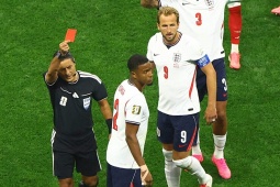 Sao tuyển Anh bị FIFA treo giò 2 trận, lỡ đại chiến Na Uy ở tứ kết World Cup