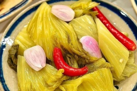 Muối dưa cải đừng bỏ qua bước này, đảm bảo dưa vàng đẹp, giòn, chua vừa, ăn là nghiền