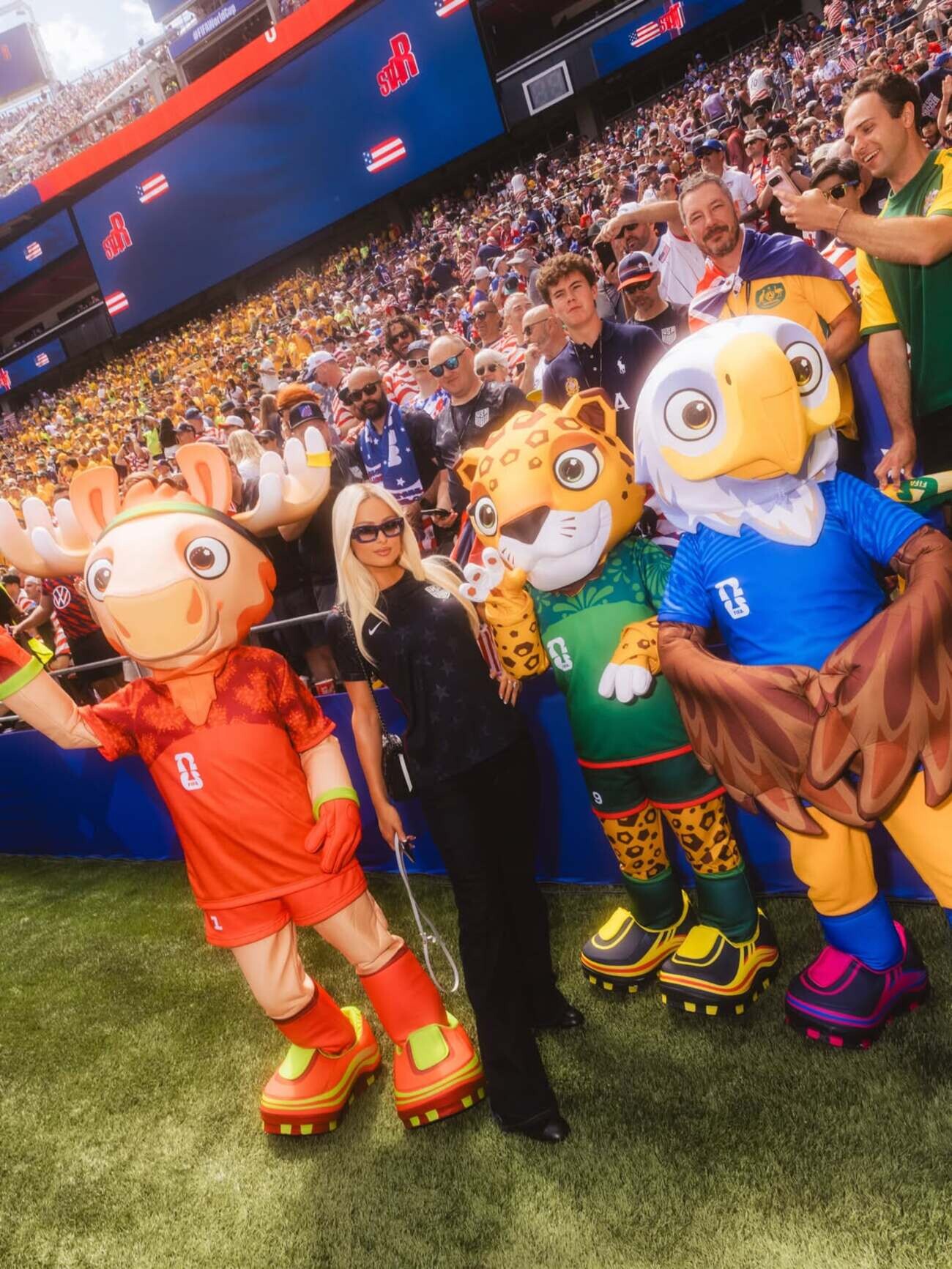 Nữ diễn viên gây sốt ở World Cup 2026 là ai? - 8