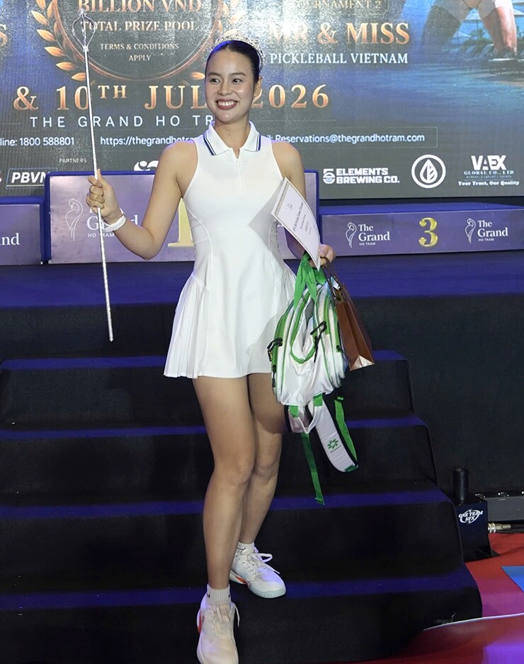 Á hậu Ánh Vương nhận giải Miss Pickleball Vietnam