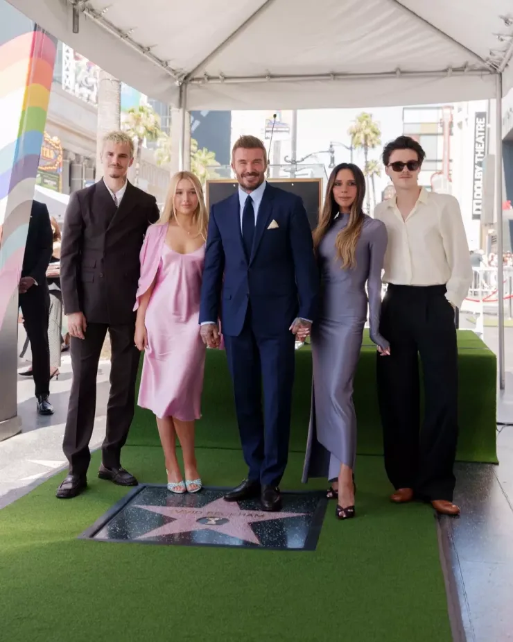 Nhan sắc tuổi trăng rằm của Harper Beckham - 2