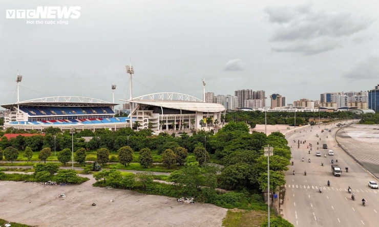 Diện mạo mới của sân Mỹ Đình sau hơn 2 tháng cải tạo mặt cỏ giống Old Trafford - 1