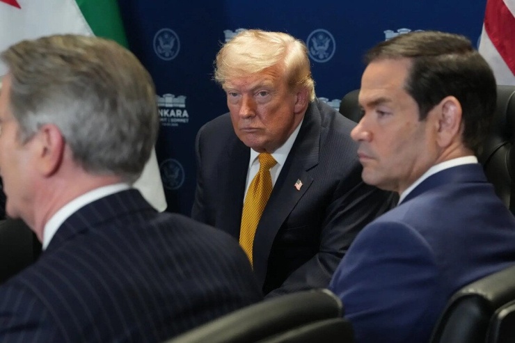 Ông Trump nói Iran muốn tiếp tục đàm phán, Tehran cảnh báo 'rắn' Israel - 1