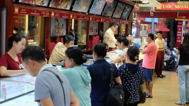 Giá bạc hôm nay ngày 11/7 ở bạc Phú Quý và các thương hiệu Doji, Ancarat, Sacombank-SBJ lại trượt giá sau đà tăng nhẹ ngày hôm qua.