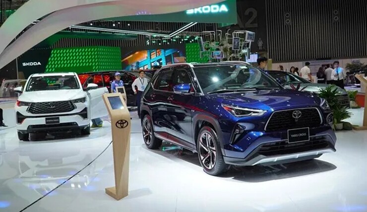 Nhưng sự xuất hiện của nhiều mẫu xe gầm cao với giá cạnh tranh đã thu hút nhiều người tiêu dùng Việt.