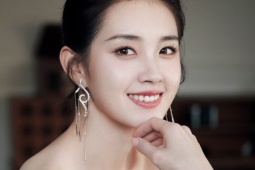 Người đẹp mất hết sự nghiệp vì file ghi âm