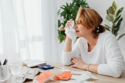 Bối rối khi biết bố mẹ 'giả nghèo' suốt nhiều năm