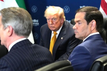 Ông Trump nói Iran muốn tiếp tục đàm phán, Tehran cảnh báo 'rắn' Israel