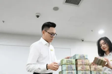 Lãi suất thỏa thuận vượt 9%/năm: Cuộc đua 'nóng' đến bao giờ?