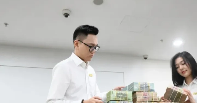 Lãi suất thỏa thuận vượt 9%/năm: Cuộc đua "nóng" đến bao giờ?