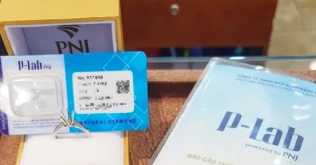 Kiểm định kim cương: Cuộc chơi "vừa đá bóng, vừa thổi còi"?