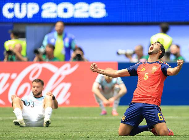 Màn ăn mừng của Mikel Merino khi trận đấu kết thúc