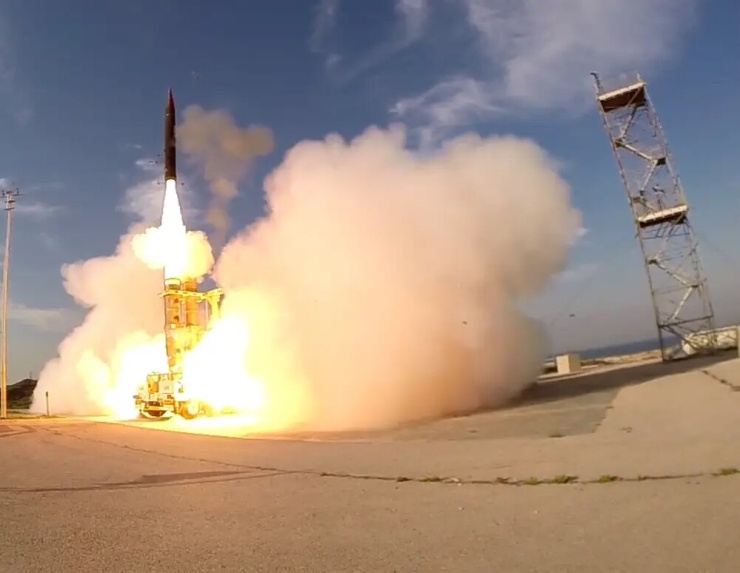 Israel nâng cấp hệ thống Arrow tích hợp AI sau các cuộc đối đầu với Iran - 1