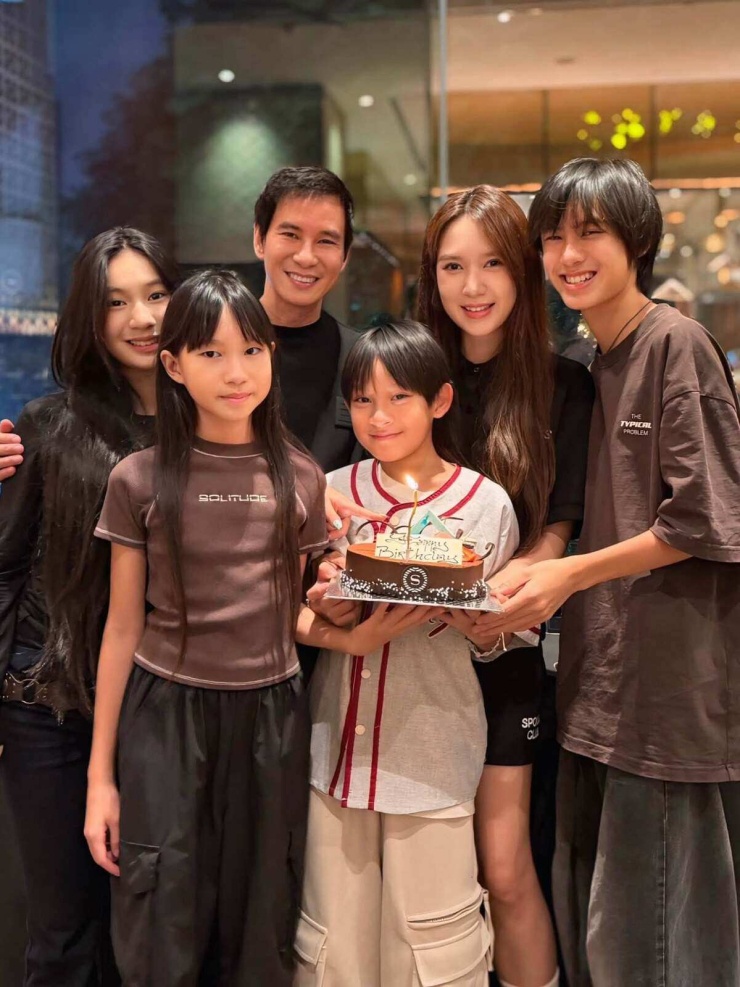 Ảnh sao 12/7: Chủ tịch Trần Hùng Huy khoe cơ bắp tuổi 48 - 2