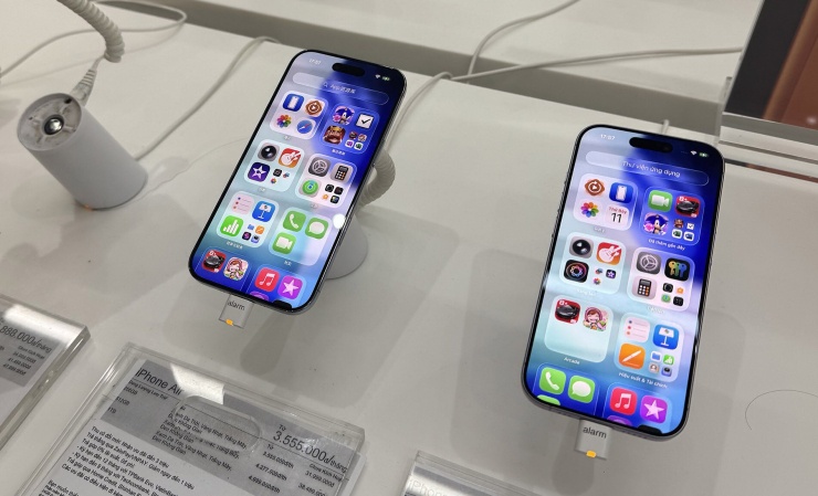Dòng iPhone 17 đang được điều chỉnh giảm giá tại nhiều hệ thống bán lẻ. Ảnh: D.Anh
