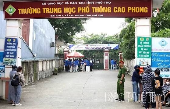 Trường THPT Cao Phong, nơi có thông tin nghi tiêu cực thi tốt nghiệp THPT. Ảnh Báo Phú Thọ.