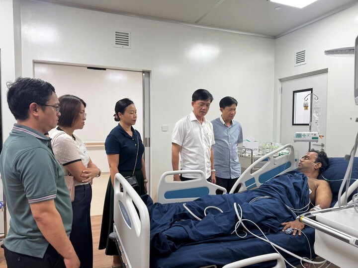 Hiện chỉ còn một nạn nhân đang điều trị tại bệnh viện, 16 người khác đã khỏe mạnh, xuất viện. (Ảnh: Dung Hoàng)