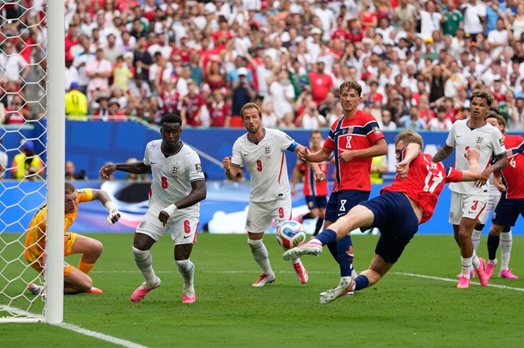 Trực tiếp bóng đá Na Uy - Anh: Bellingham lập cú đúp (World Cup) (Hết giờ) - 7