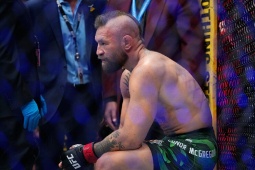 Nóng nhất thể thao tối 12/7: McGregor suy sụp sau màn tái xuất chỉ đúng 3 giây